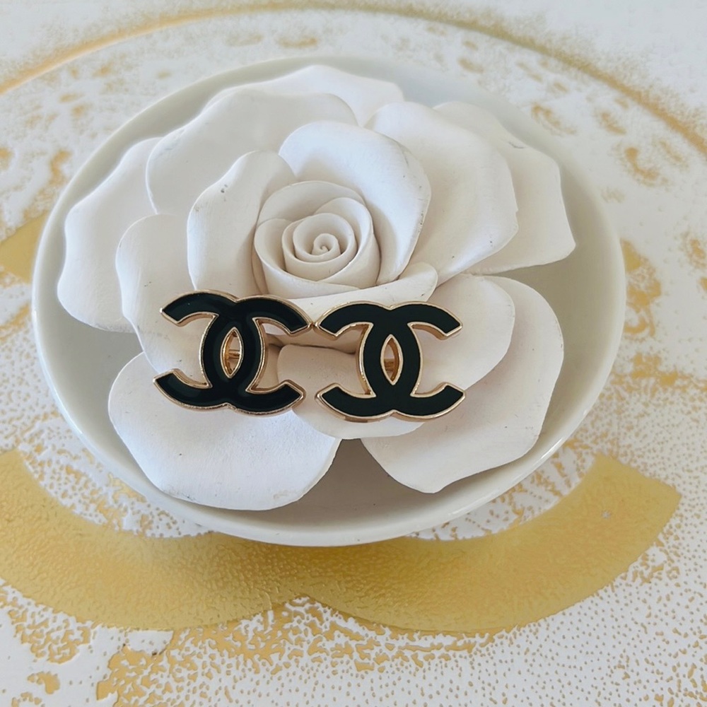 CHANEL Black and Gold Enamel CC Logo Buttons